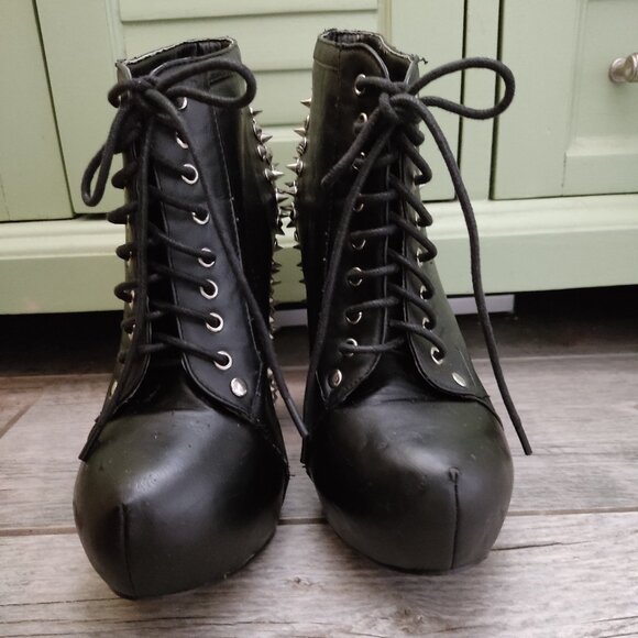 Chix | chunky platform ankle boots with metal spikes and studs | Size 39 | UK 6 - Picture 6 of 16
